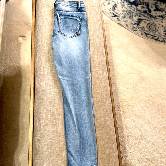 Distressed Skinny Jean - New - Picture 2 of 5